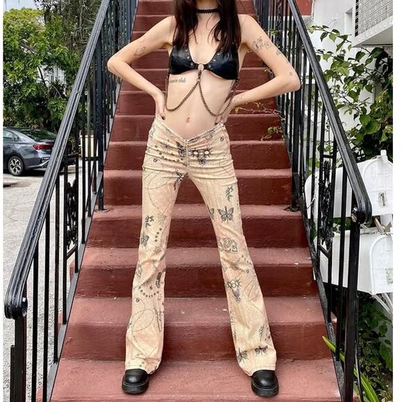 NWT BDG Urban Outfitters Printed Y2K Ruched Dipped V-Front Flare Jean Sz 25 - Picture 2 of 8